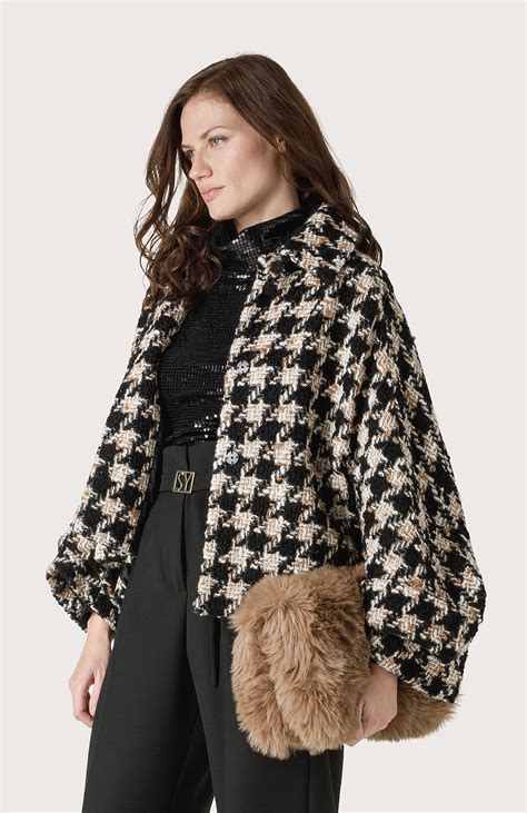 cappotto chanel zara|CP CT 14 .